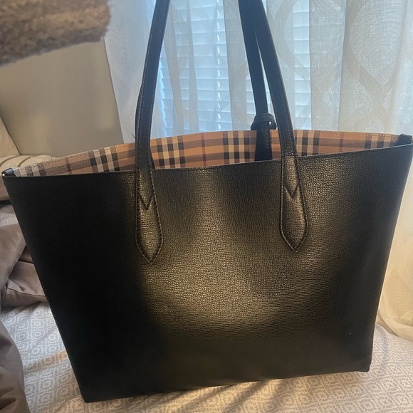 Authentic Burberry Reversible Tote - Picture 14 of 14